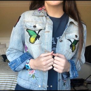 cute embroidered light wash jean jacket!